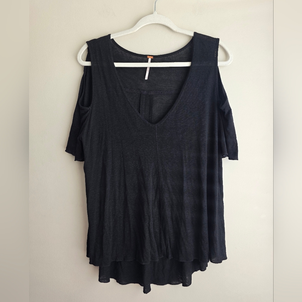 Free People Cold Shoulder V-Neck High-Low Top in Black - Size S - Picture 3 of 8